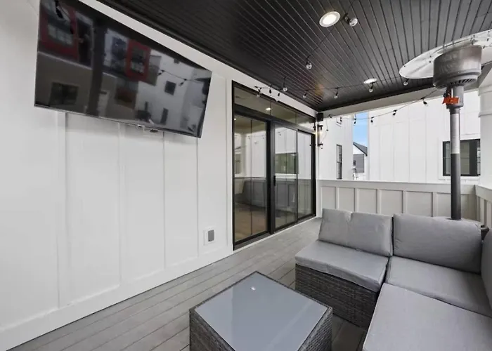 Jungle House Premier Residences - Downtown & Short North *