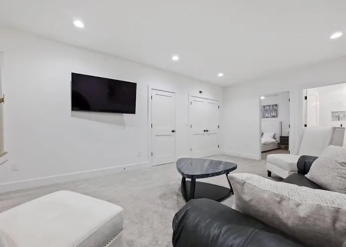 Jungle House Premier Residences - Downtown & Short North *