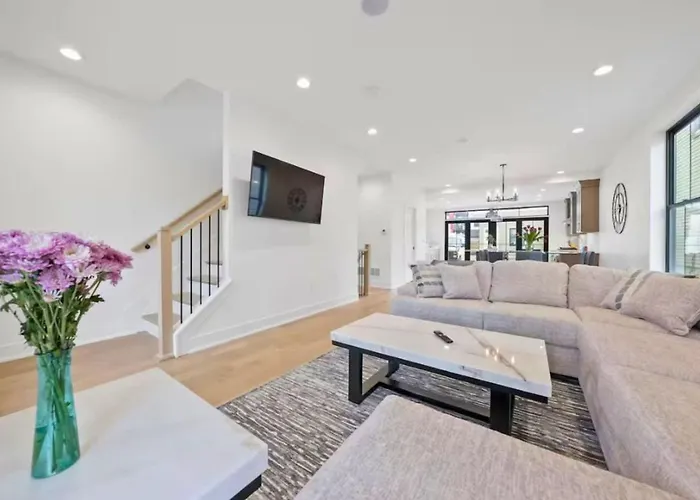 Jungle House Premier Residences - Downtown & Short North
