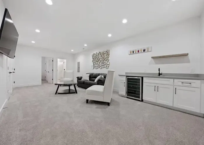 Jungle House Premier Residences - Downtown & Short North Holiday home